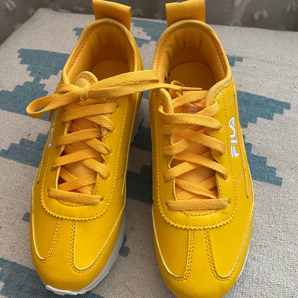 Ladies 6.5 Fila - Picture 5 of 5